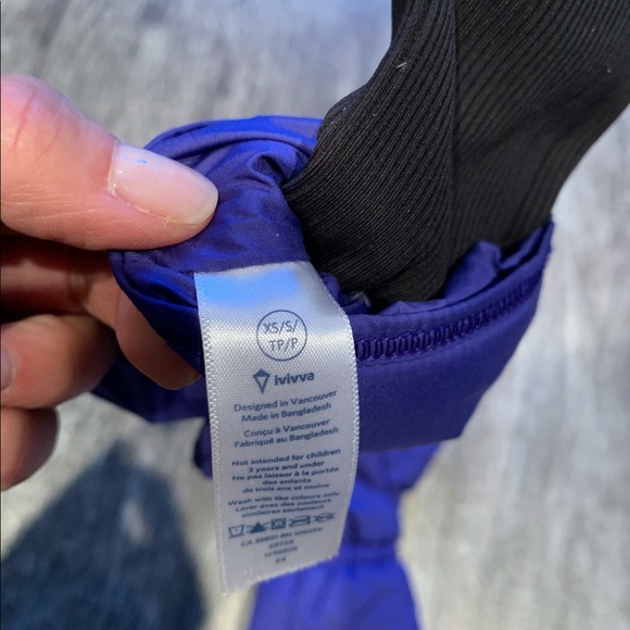 Girls Lululemon mittens - Picture 4 of 4